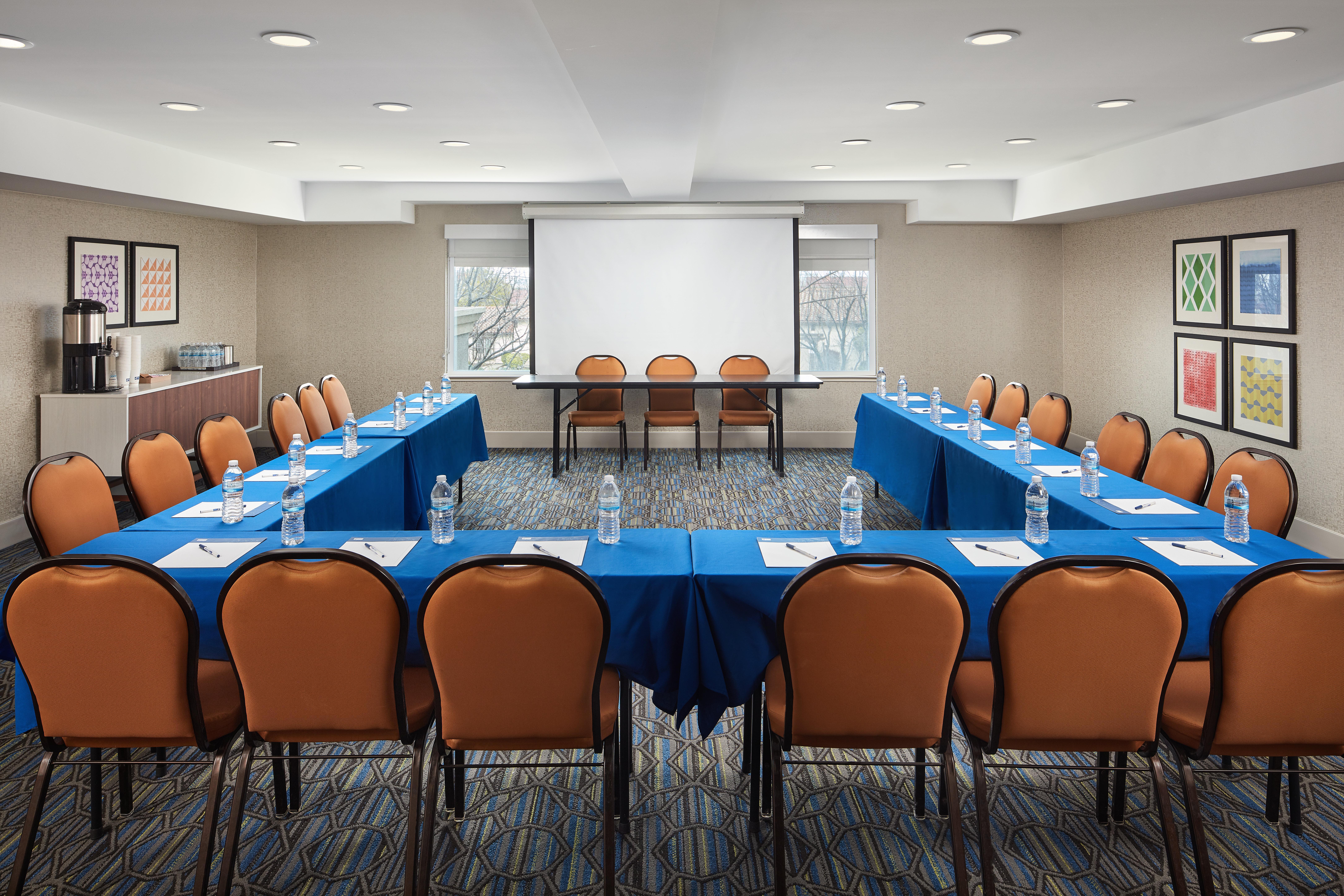 Holiday Inn Express Hotel & Suites Belmont By Ihg Exterior foto